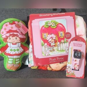*NEW NWT* Strawberry Shortcake Hot Topic Blanket Throw Plush Pillow Watch Bundle